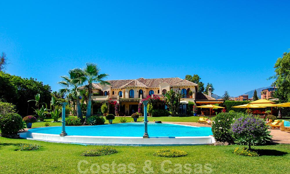 Majestic frontline beach villa for sale, between Marbella and Estepona 29609