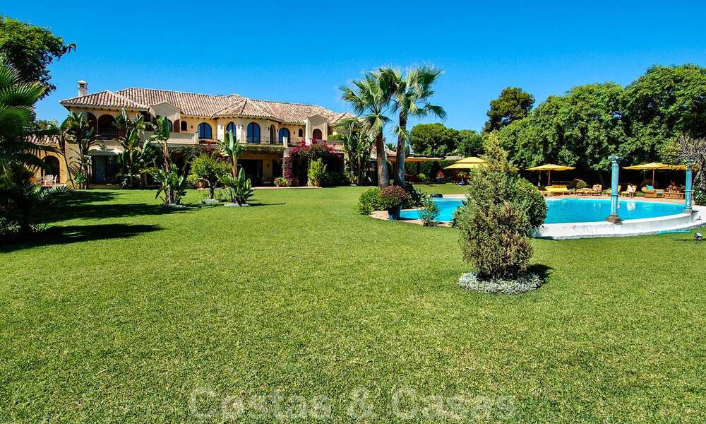 Majestic frontline beach villa for sale, between Marbella and Estepona 29631