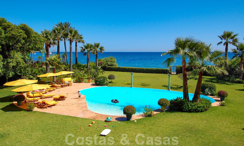 Majestic frontline beach villa for sale, between Marbella and Estepona 29640