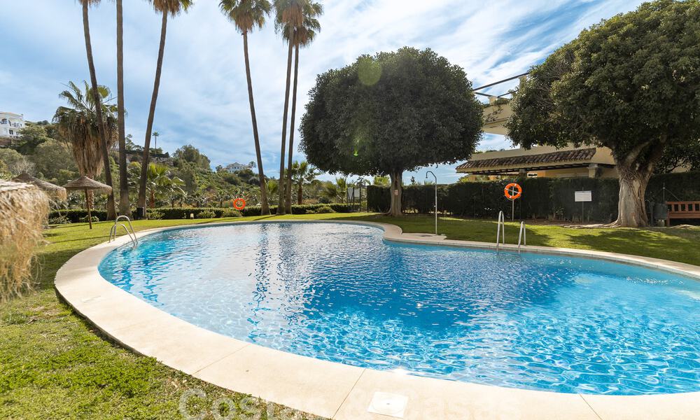 Quality refurbished apartment for sale overlooking the golf courses of La Quinta in Benahavis - Marbella 54348