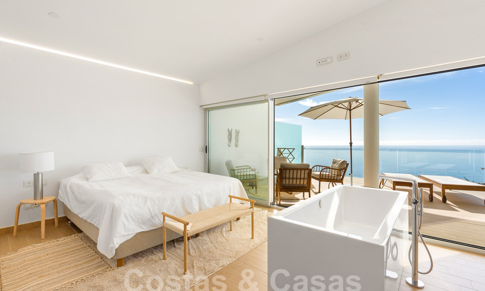 Contemporary penthouse for sale with outstanding sea views and within walking distance to the beach in Fuengirola - Benalmadena, Costa del Sol 54272