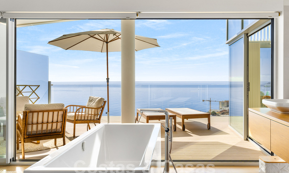 Contemporary penthouse for sale with outstanding sea views and within walking distance to the beach in Fuengirola - Benalmadena, Costa del Sol 54274