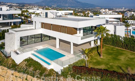 Modernist luxury villa for sale with magnificent sea and golf views in Benahavis - Marbella 54469