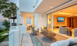 Superior frontline beachfront penthouse for sale with frontal sea views in Puente Romano on Marbella's Golden Mile 52904 