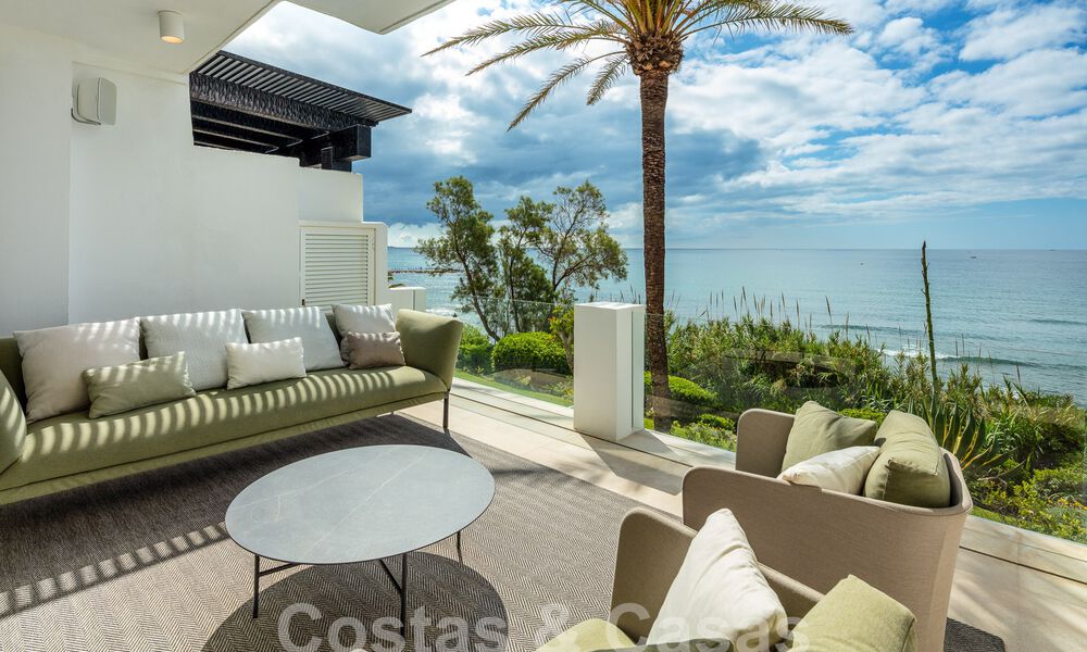 Superior frontline beachfront penthouse for sale with frontal sea views in Puente Romano on Marbella's Golden Mile 52912
