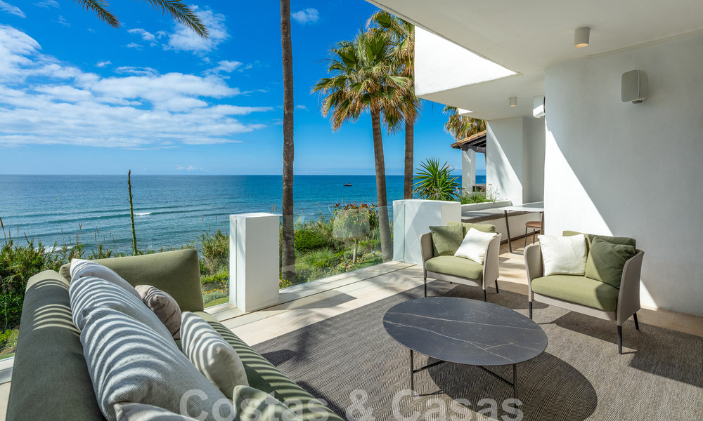 Superior frontline beachfront penthouse for sale with frontal sea views in Puente Romano on Marbella's Golden Mile 52913