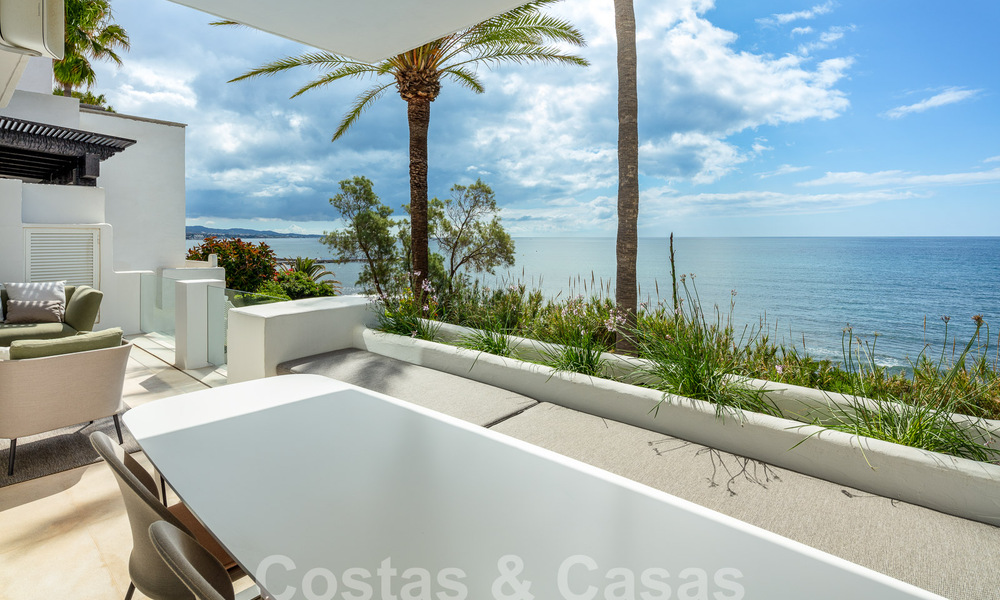 Superior frontline beachfront penthouse for sale with frontal sea views in Puente Romano on Marbella's Golden Mile 52915