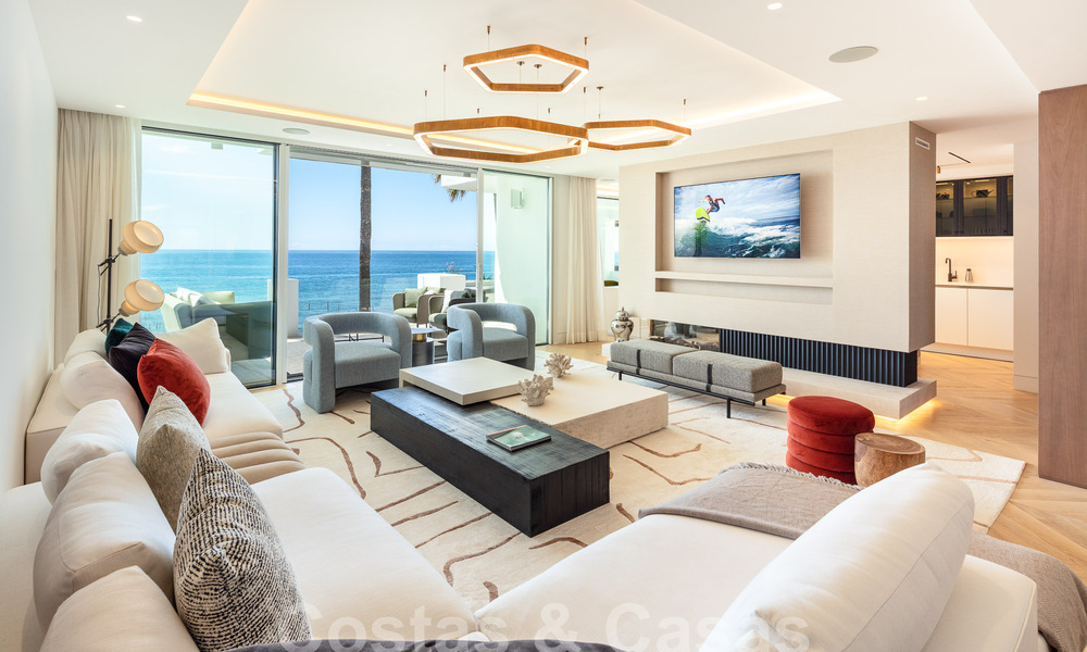 Superior frontline beachfront penthouse for sale with frontal sea views in Puente Romano on Marbella's Golden Mile 52926