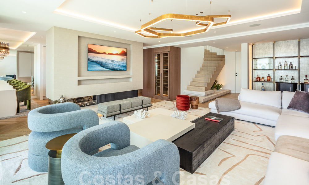Superior frontline beachfront penthouse for sale with frontal sea views in Puente Romano on Marbella's Golden Mile 52929