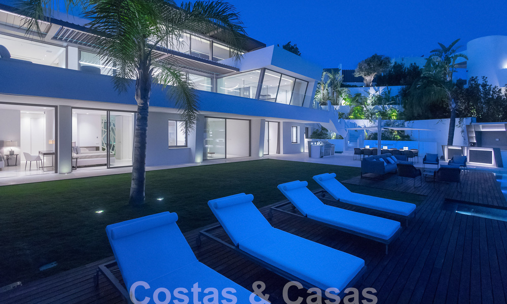 Move-in ready, new, modern 6-bedroom luxury villa for sale with sea views in La Quinta, Marbella - Benahavis 54300