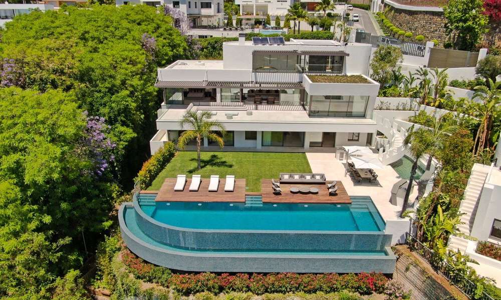 Move-in ready, new, modern 6-bedroom luxury villa for sale with sea views in La Quinta, Marbella - Benahavis 54336