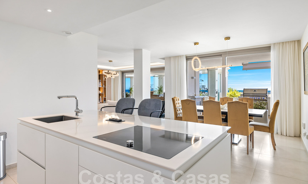 Luxurious and extremely spacious apartment for sale in a chic complex in Nueva Andalucia, Marbella 54517