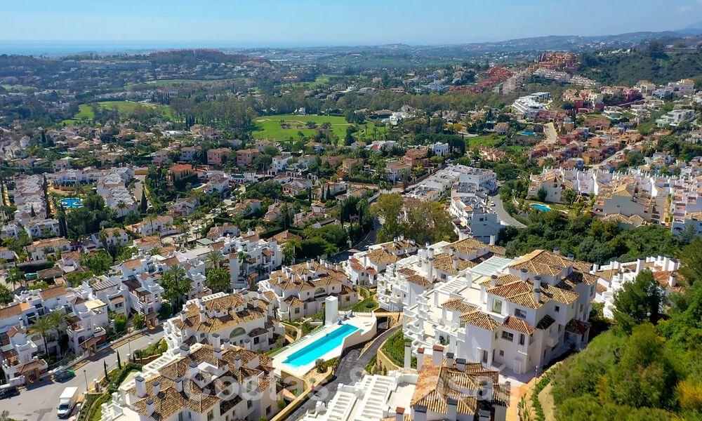 Luxurious and extremely spacious apartment for sale in a chic complex in Nueva Andalucia, Marbella 54553
