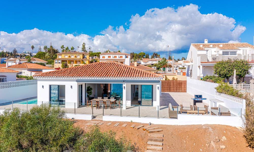 Stunning modern-Mediterranean-style beach villa for sale with frontal sea views, frontline beach in Mijas, Costa del Sol 54554