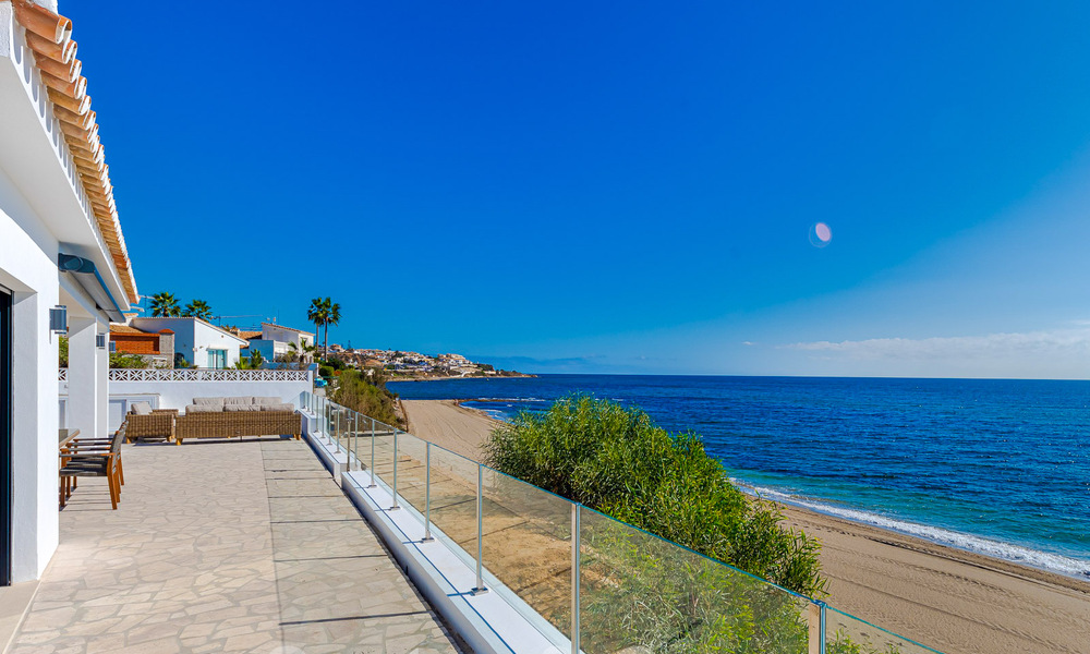 Stunning modern-Mediterranean-style beach villa for sale with frontal sea views, frontline beach in Mijas, Costa del Sol 54585