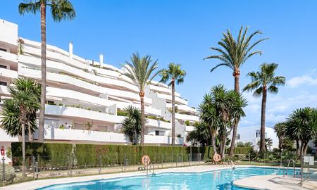 Luxurious renovated apartment with 4 bedrooms for sale in prestigious Nueva Andalucia, Marbella 54685