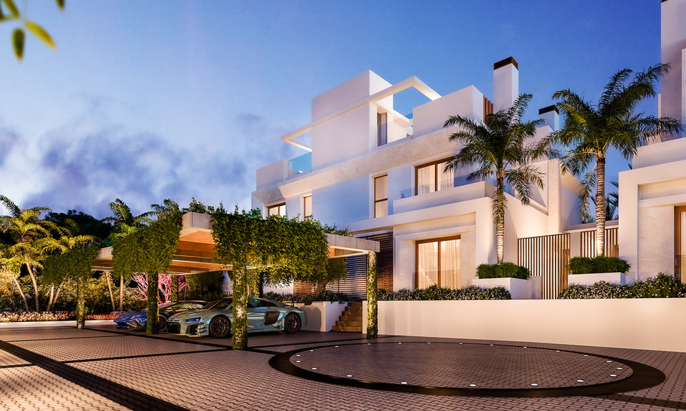 Exclusive project with 4 semi-detached luxury villas for sale, frontline beach, in East Marbella. Last villa, huge discount! 53347