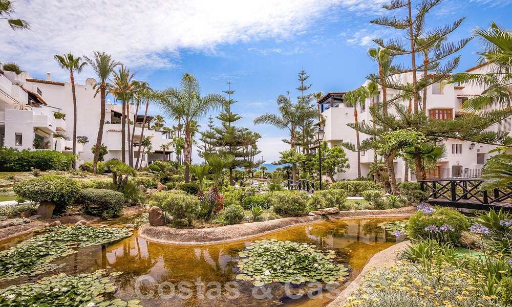 Mundane luxury apartment for sale, in Marina Puente Romano on Marbella's Golden Mile 53758