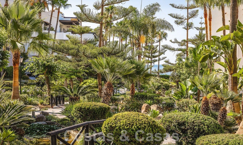 Mundane luxury apartment for sale, in Marina Puente Romano on Marbella's Golden Mile 53768