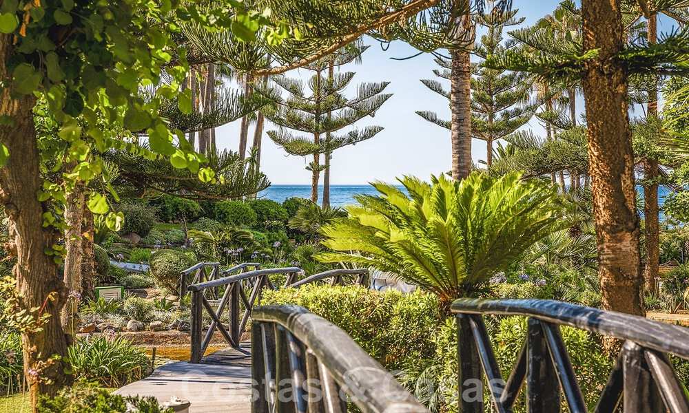 Mundane luxury apartment for sale, in Marina Puente Romano on Marbella's Golden Mile 53769