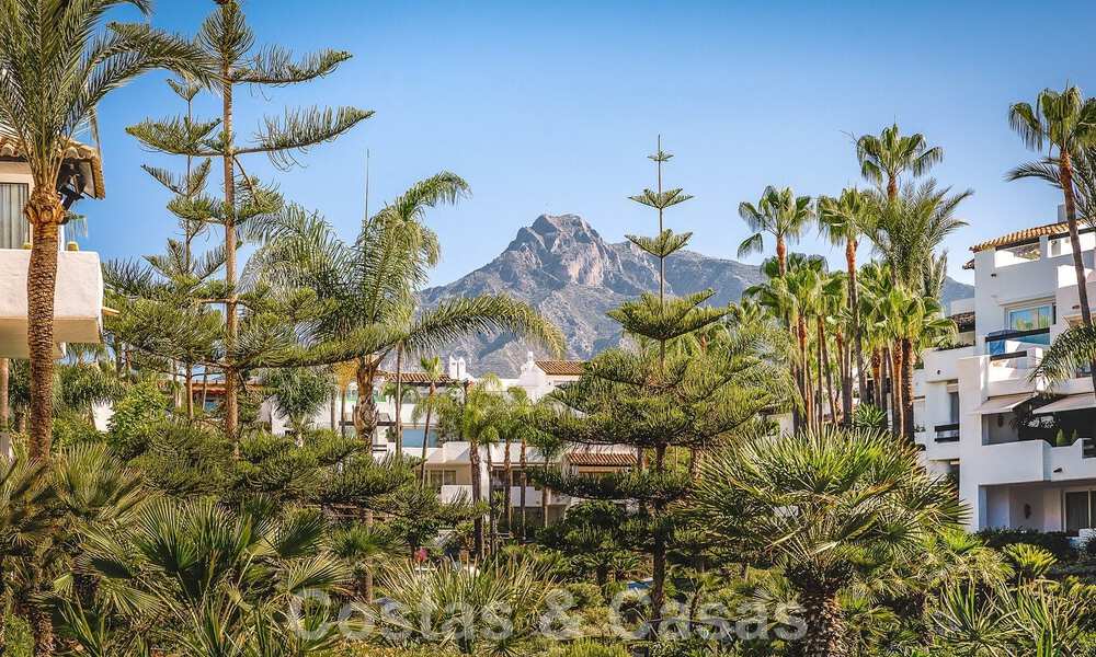 Mundane luxury apartment for sale, in Marina Puente Romano on Marbella's Golden Mile 53774