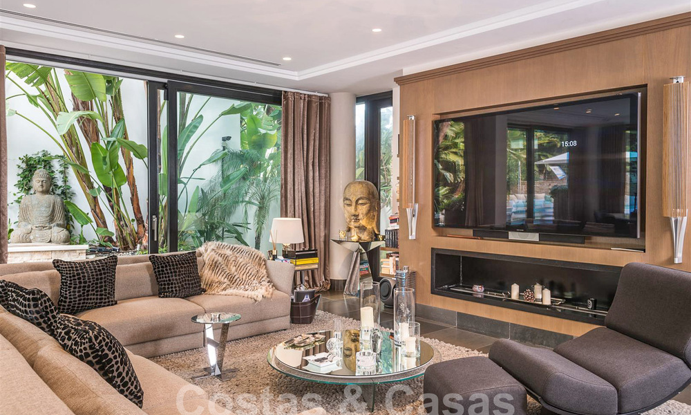 Spacious luxury villa with a modern-Mediterranean architectural style for sale in the prestigious beachside neighbourhood of Los Monteros, East Marbella 54602