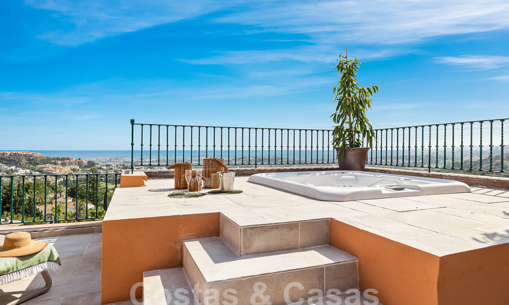 Luxurious duplex penthouse with breathtaking sea views for sale in the golf valley of Nueva Andalucia, Marbella 54640