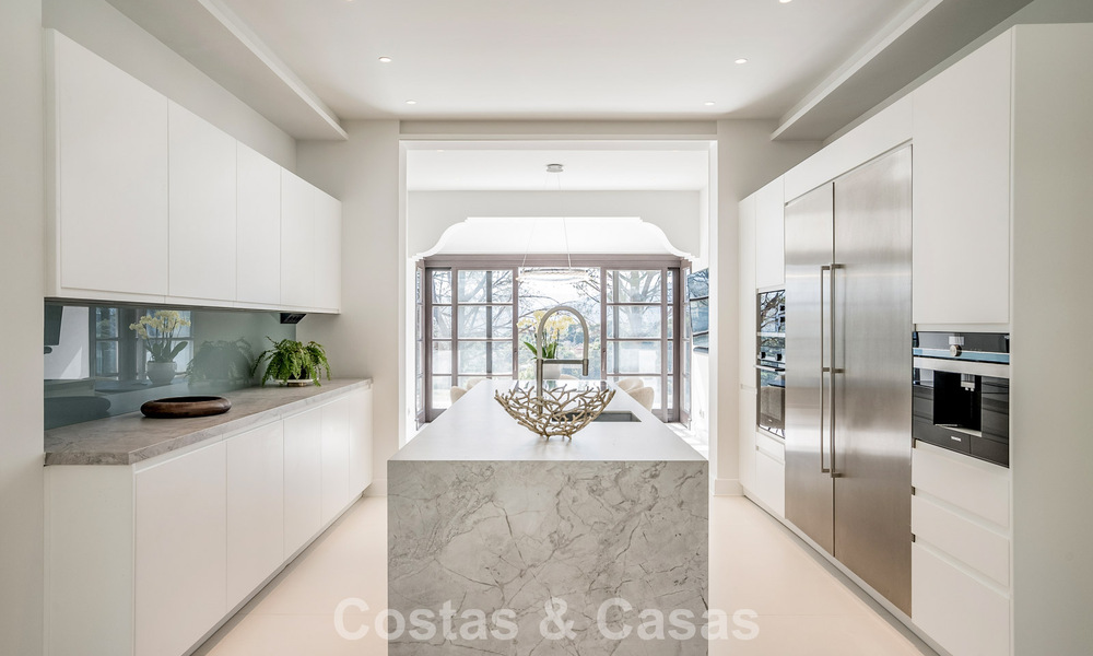 Boutique resort-style villa for sale with open sea views, nestled in the lush greenery of the exclusive La Zagaleta golf resort, Marbella - Benahavis 54067