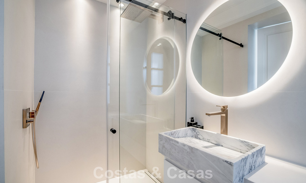 Boutique resort-style villa for sale with open sea views, nestled in the lush greenery of the exclusive La Zagaleta golf resort, Marbella - Benahavis 54076