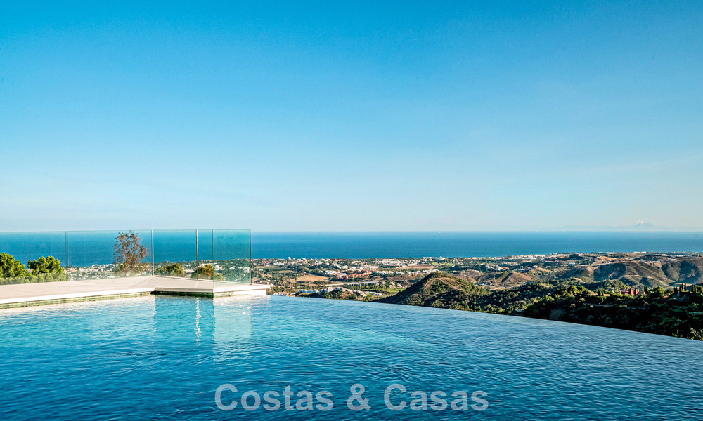 Boutique resort-style villa for sale with open sea views, nestled in the lush greenery of the exclusive La Zagaleta golf resort, Marbella - Benahavis 54081