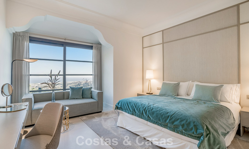 Boutique resort-style villa for sale with open sea views, nestled in the lush greenery of the exclusive La Zagaleta golf resort, Marbella - Benahavis 54088