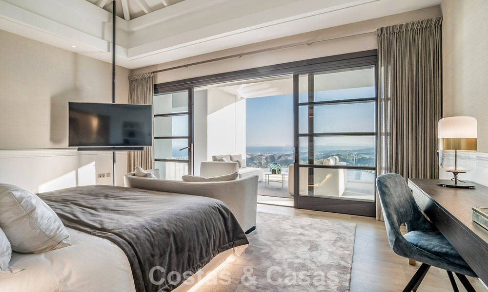 Boutique resort-style villa for sale with open sea views, nestled in the lush greenery of the exclusive La Zagaleta golf resort, Marbella - Benahavis 54091