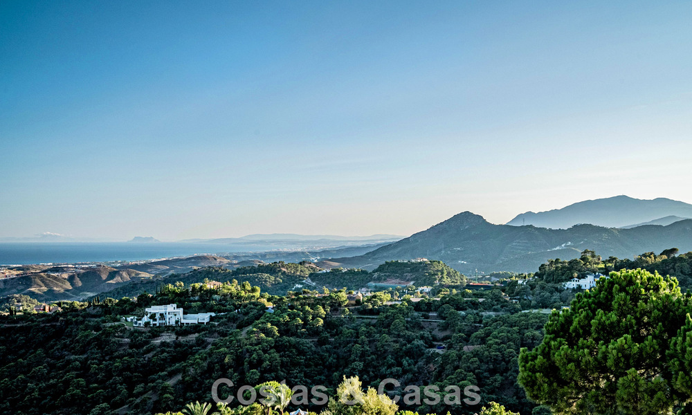 Boutique resort-style villa for sale with open sea views, nestled in the lush greenery of the exclusive La Zagaleta golf resort, Marbella - Benahavis 54092