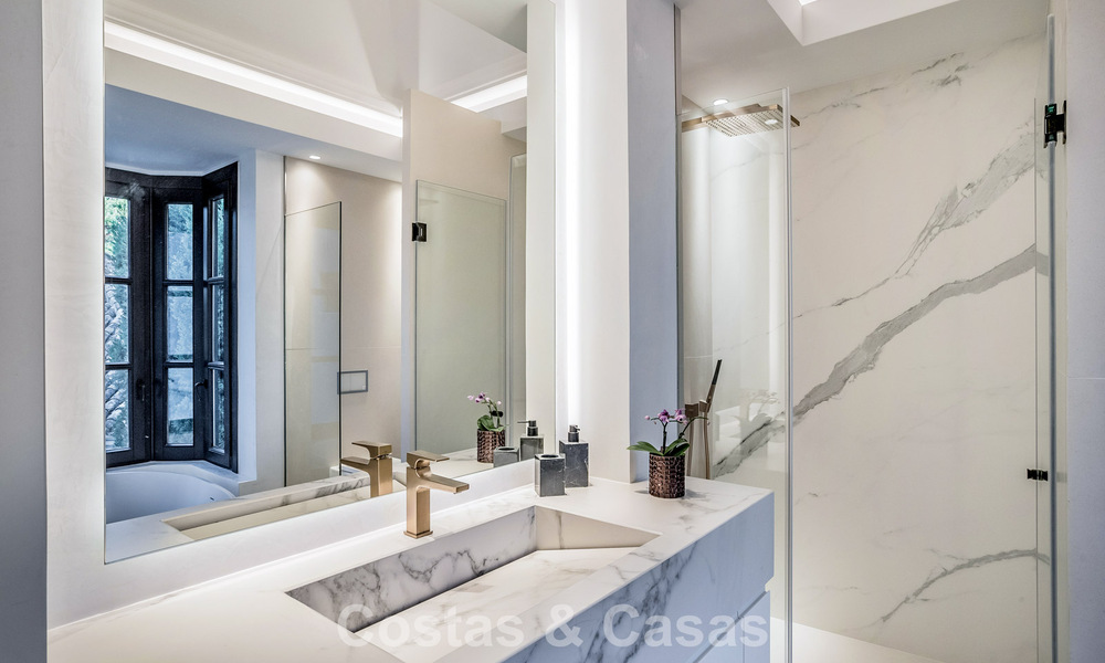 Boutique resort-style villa for sale with open sea views, nestled in the lush greenery of the exclusive La Zagaleta golf resort, Marbella - Benahavis 54097