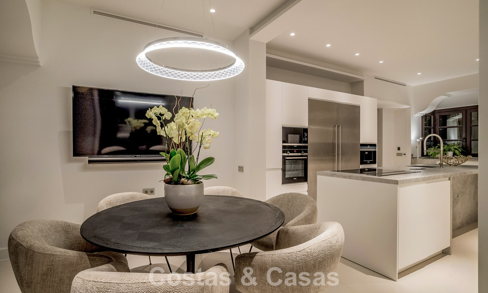 Boutique resort-style villa for sale with open sea views, nestled in the lush greenery of the exclusive La Zagaleta golf resort, Marbella - Benahavis 54116