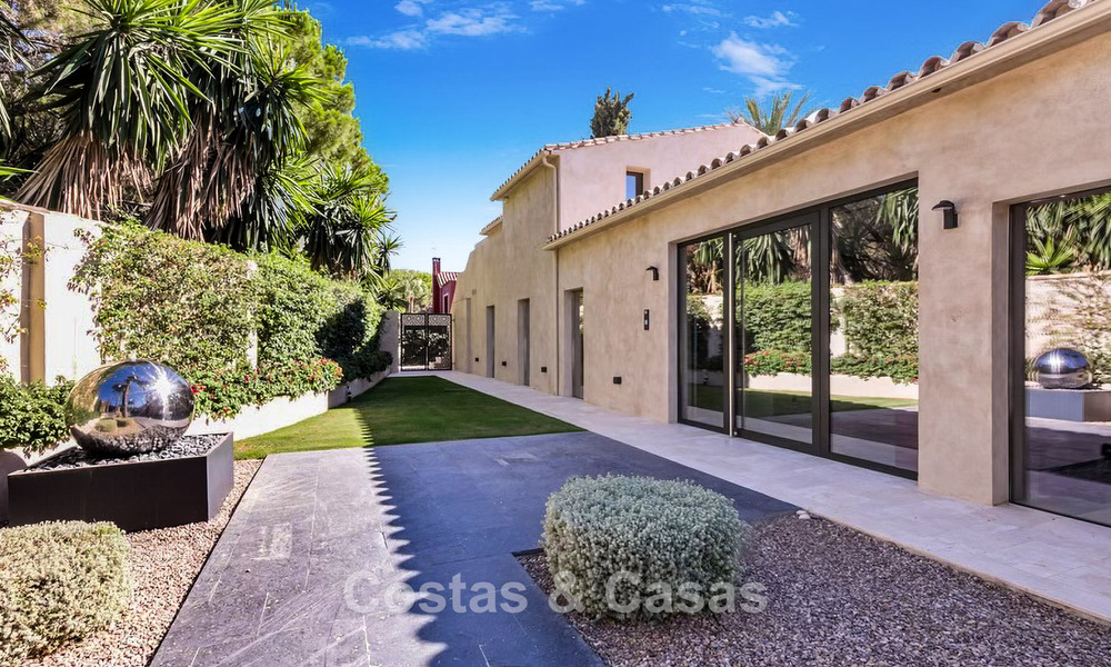 Rustic luxury villa for sale with private heated pool and contemporary interior, east of Marbella centre 786382