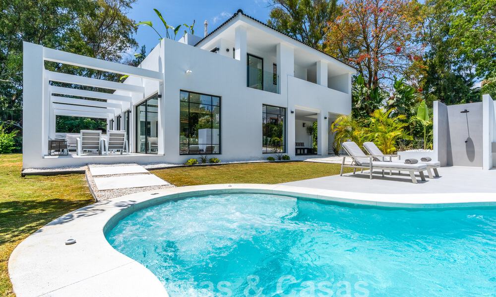 Contemporary renovated luxury villa for sale in the heart of Nueva Andalucia's golf valley, Marbella 54780