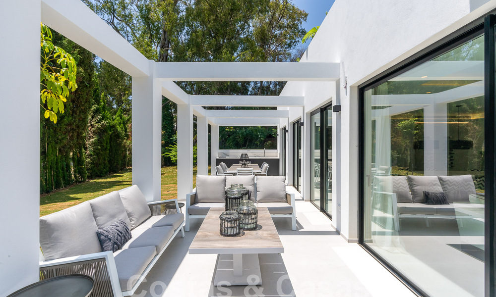 Contemporary renovated luxury villa for sale in the heart of Nueva Andalucia's golf valley, Marbella 54817