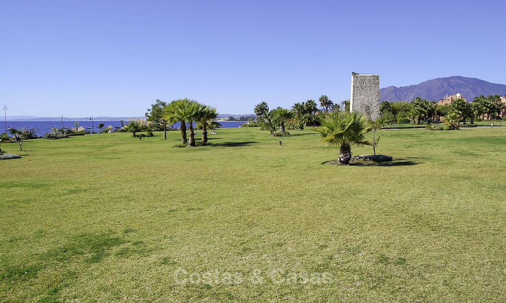 Unique luxury penthouse for sale, frontline beach on the New Golden Mile between Marbella and Estepona centre 54263