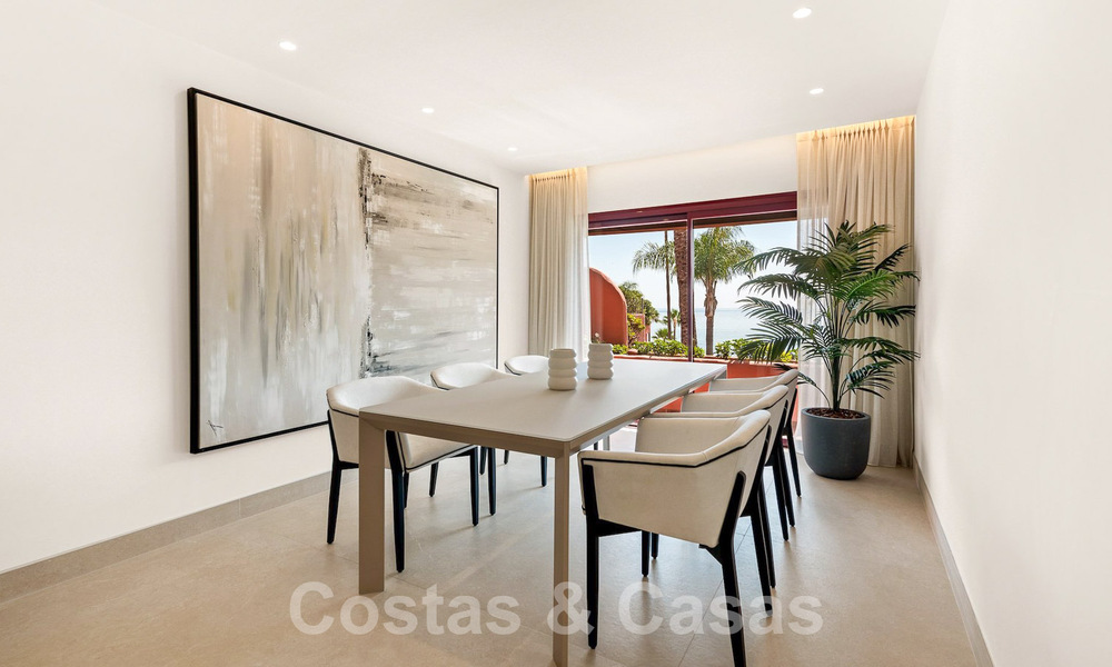 Luxury penthouse for sale in an exclusive beachfront complex on the New Golden Mile, Marbella - Estepona 55112