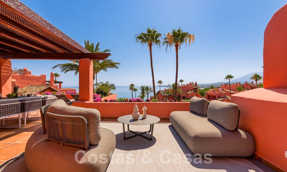 Luxury penthouse for sale in an exclusive beachfront complex on the New Golden Mile, Marbella - Estepona 55127