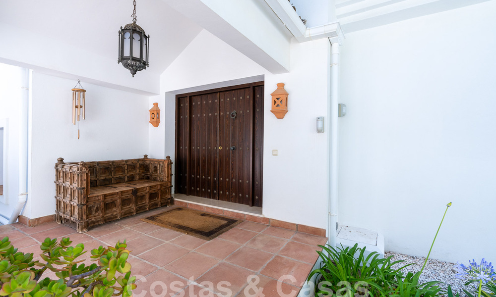 Detached luxury villa in a classic Spanish style for sale with sublime sea views in Marbella - Benahavis 55131