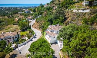 Detached luxury villa in a classic Spanish style for sale with sublime sea views in Marbella - Benahavis 55132 