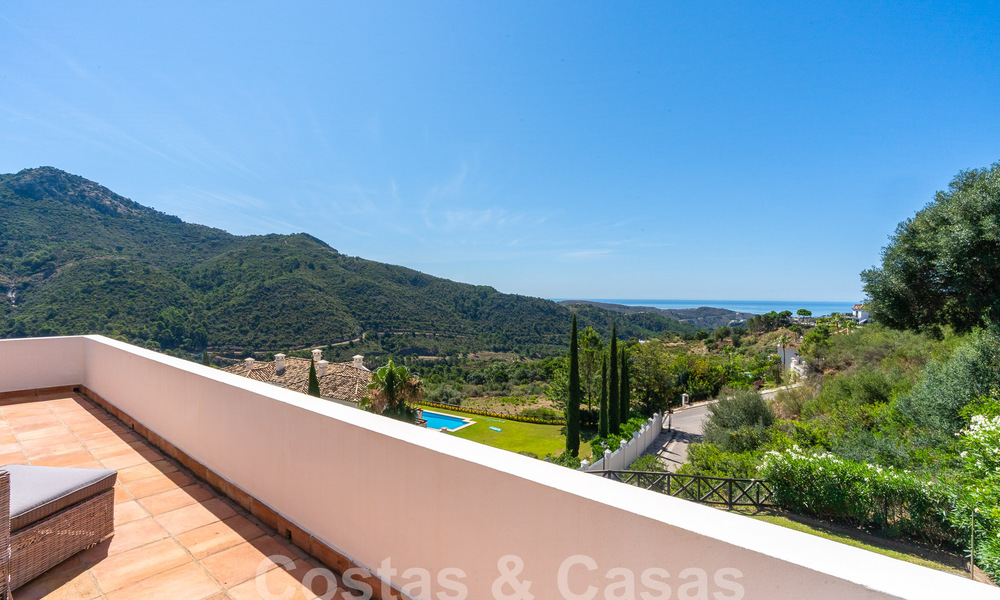 Detached luxury villa in a classic Spanish style for sale with sublime sea views in Marbella - Benahavis 55156