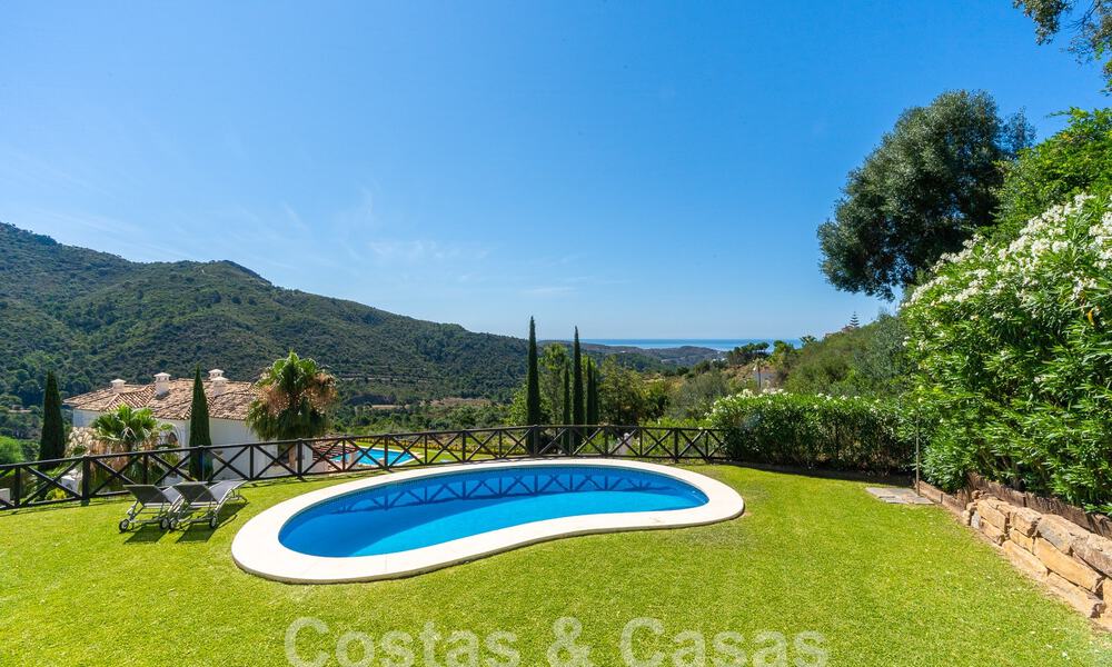 Detached luxury villa in a classic Spanish style for sale with sublime sea views in Marbella - Benahavis 55174