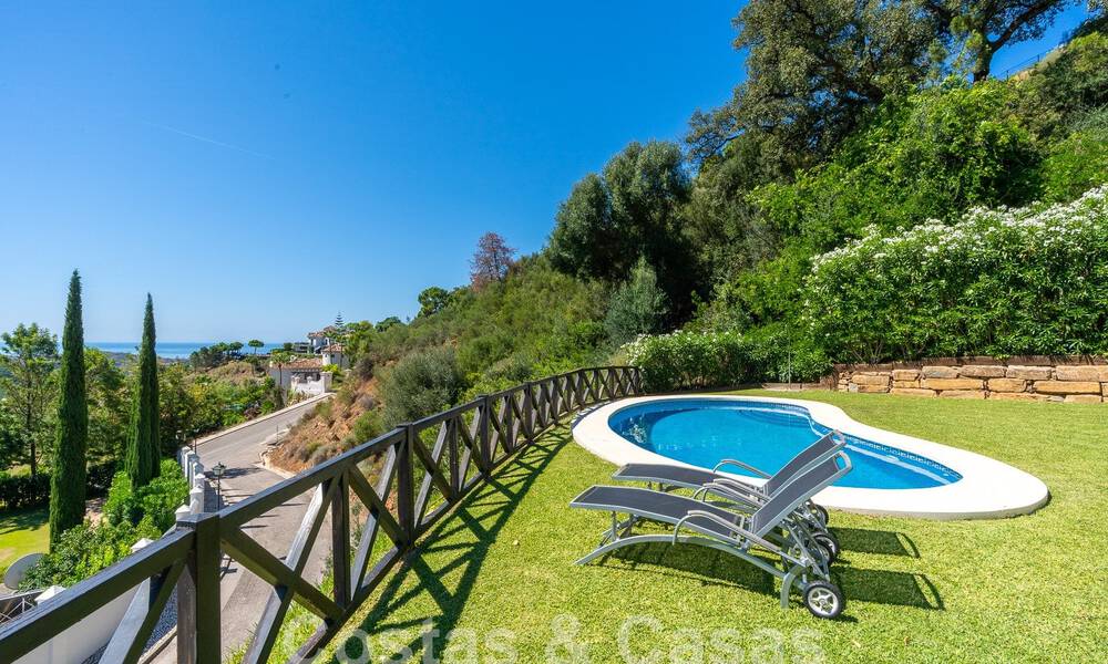 Detached luxury villa in a classic Spanish style for sale with sublime sea views in Marbella - Benahavis 55181