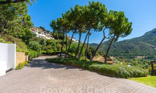 Detached luxury villa in a classic Spanish style for sale with sublime sea views in Marbella - Benahavis 55182 