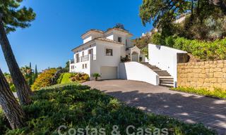 Detached luxury villa in a classic Spanish style for sale with sublime sea views in Marbella - Benahavis 55184 