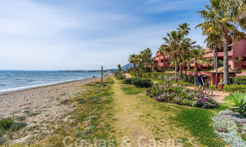 Luxury garden apartment for sale in a frontline beach complex on the New Golden Mile between Marbella and Estepona 55311