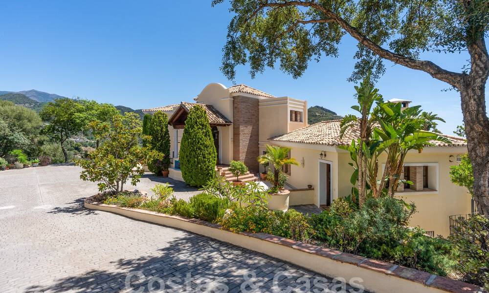 Spanish luxury villa for sale with panoramic views in gated community surrounded by nature in Marbella - Benahavis 55358